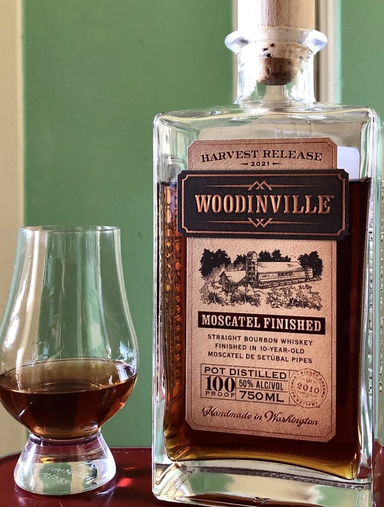 descubre la elegancia del bourbon con acabado de moscatel en woodinville